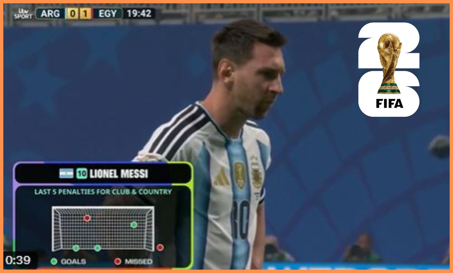 Lionel Messi sa pripravuje na penaltu proti Egyptu