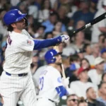 30. júna 2026; Chicago, Illinois, USA; Krátke stopár Chicaga Cubs Dansby Swanson (7) zaútočil na dva zápasy proti San Diego Padres počas piatej zmeny na Wrigley Field. Povinný kredit: David Banks-Imagn Images
