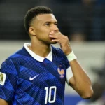 14. júla 2026; Arlington, Texas, USA; Francúz Kylian Mbappe vyzerá po zápase skľúčene, keďže Francúzsko vypadlo z majstrovstiev sveta. Povinný kredit: Jerome Miron-Imagn Images