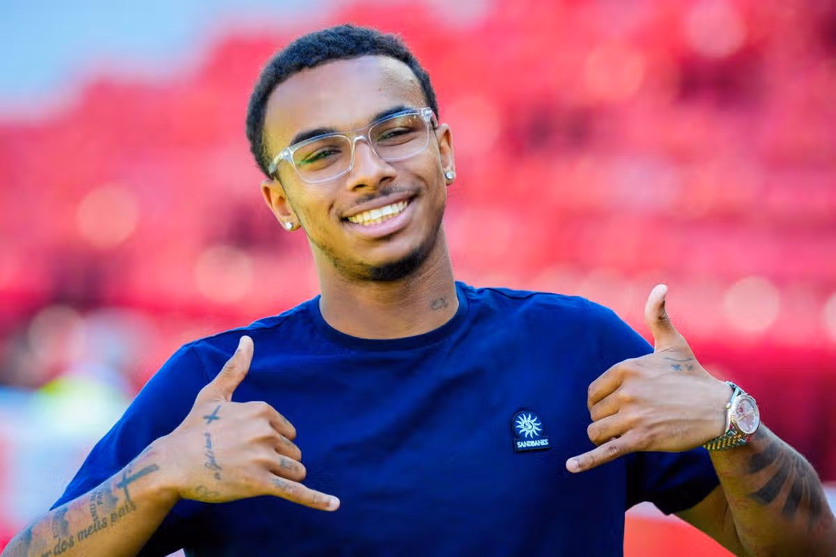Eli Junior Kroupi z Bournemouthu gestikuluje počas zápasu Premier League medzi Nottingham Forest a Bournemouth na City Ground v Nottinghame, Spojené kráľovstvo, 24. mája 2026. (Foto: Maynard Manyowa/News Images/NurPhoto cez Getty Images)