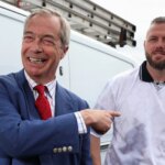 Nigel Farage rezignuje na poslanca, bude kandidovať v britských doplňujúcich voľbách | vláda