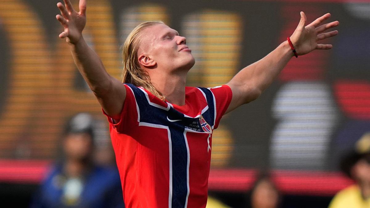 Nórsko verzus Anglicko NAŽIVO, štvrťfinále Majstrovstiev sveta vo futbale 2026 – predpokladané zostavy; Haaland, začínajú Kane