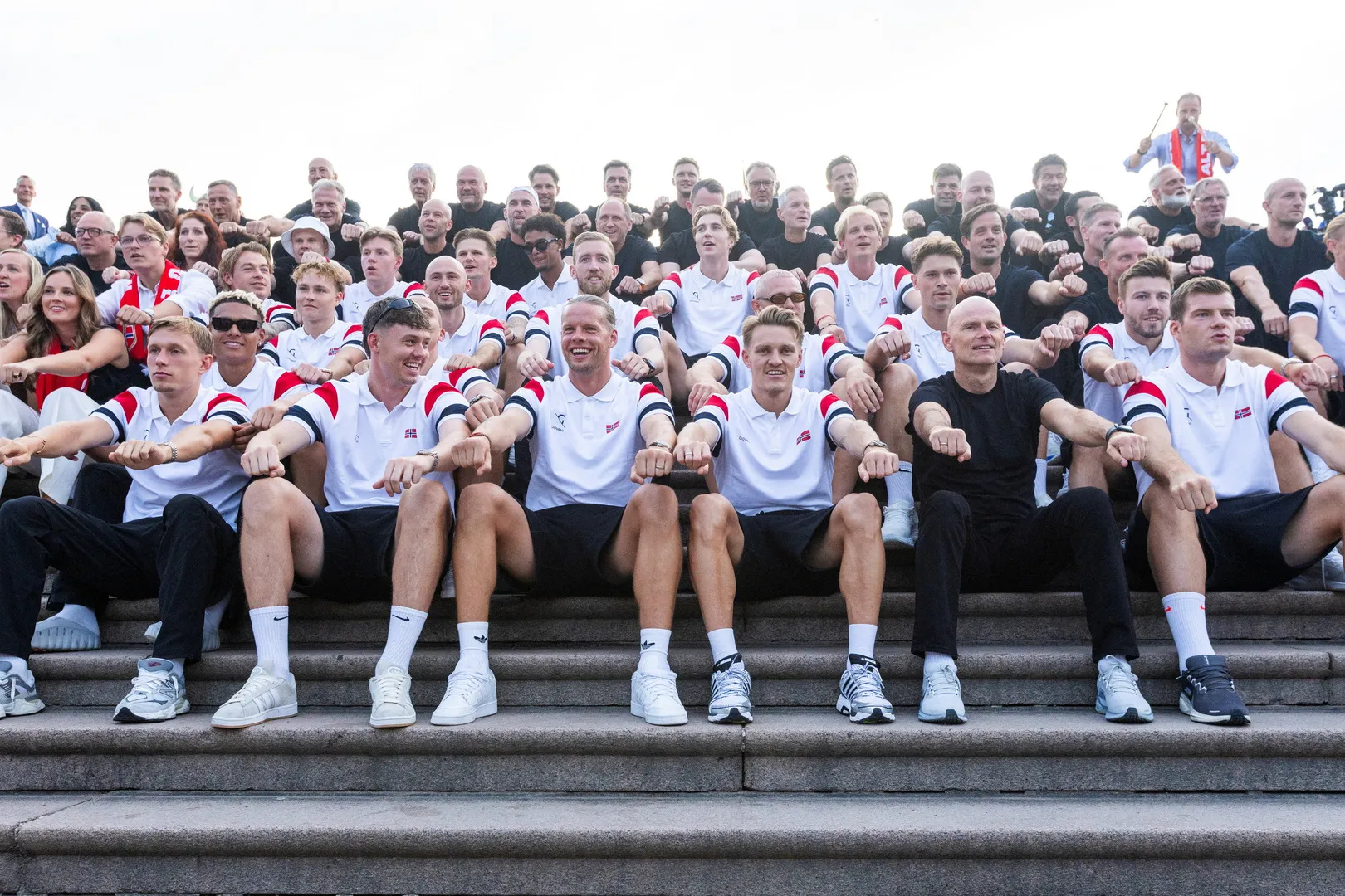 Nórsko „vesluje“ v kráľovskom paláci, aby privítalo späť hrdinov Svetového pohára | Majstrovstvá sveta 2026