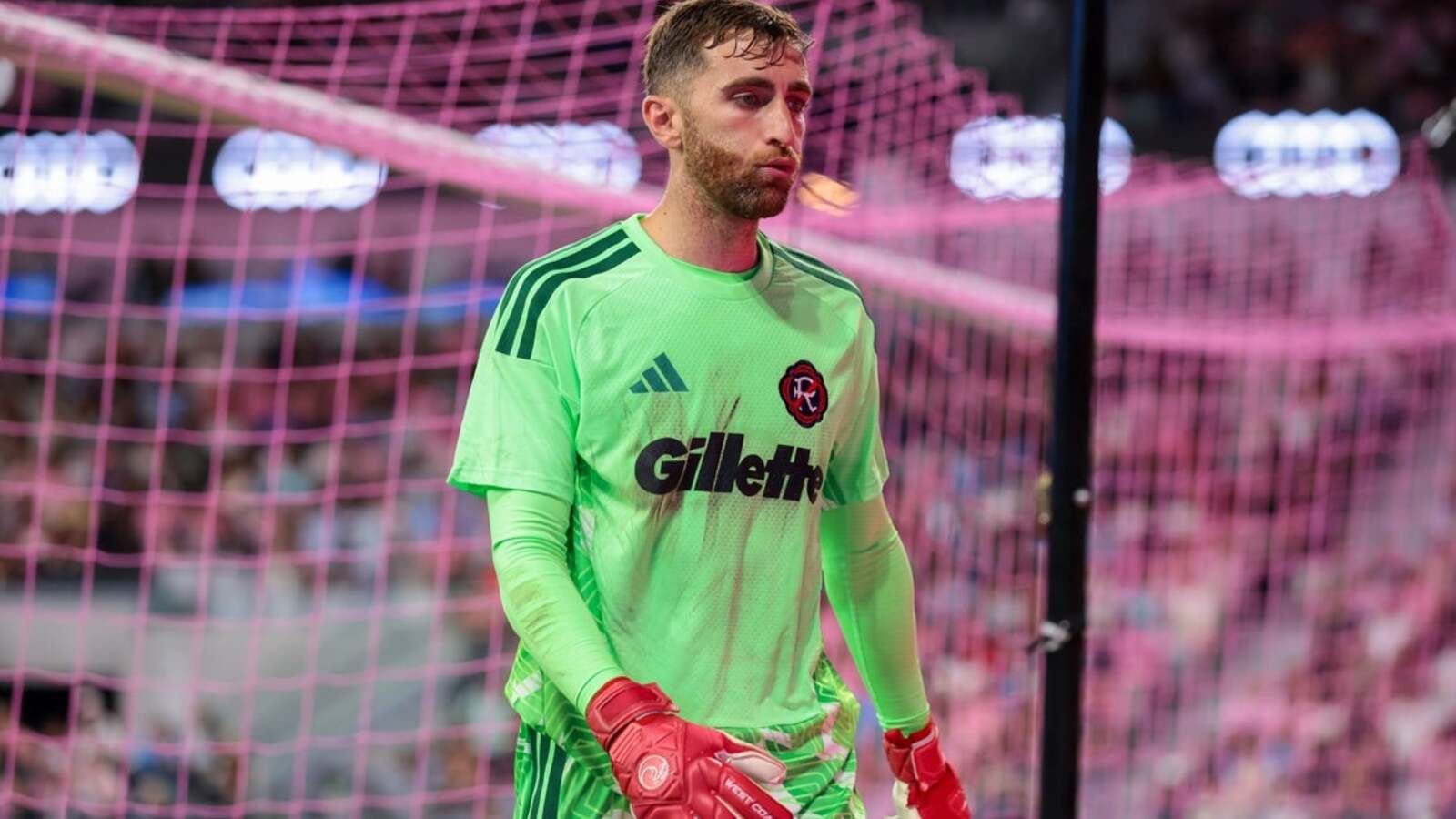 Obraty si GK Matt Turner ponechajú do konca roka 2026