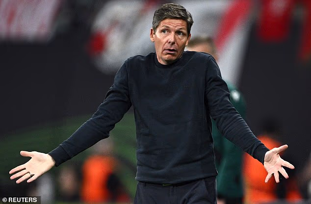 Oliver Glasner sa má stať jedným z najlepšie zarábajúcich manažérov v Premier League