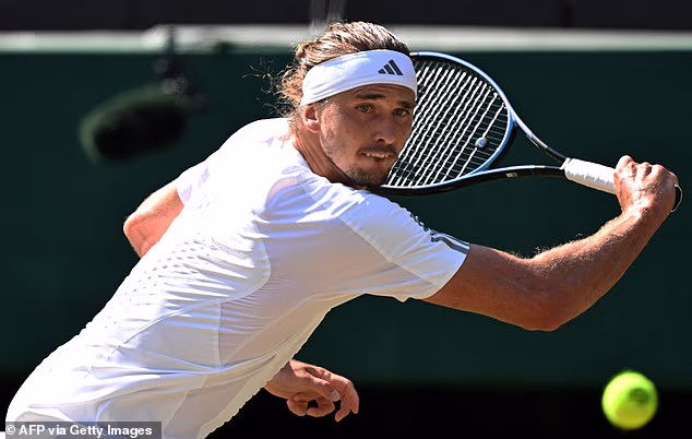 Alexander Zverev rád využíva svoju výškovú prevahu, takže Arthur Fery sa musí pozerať na nízke strely