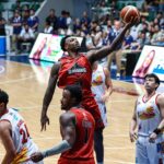 Kentrell Barkley z Blackwater Bossing počas zápasu proti Rain or Shine Elasto Painters v roku 2026 v Pohári guvernérov PBA.