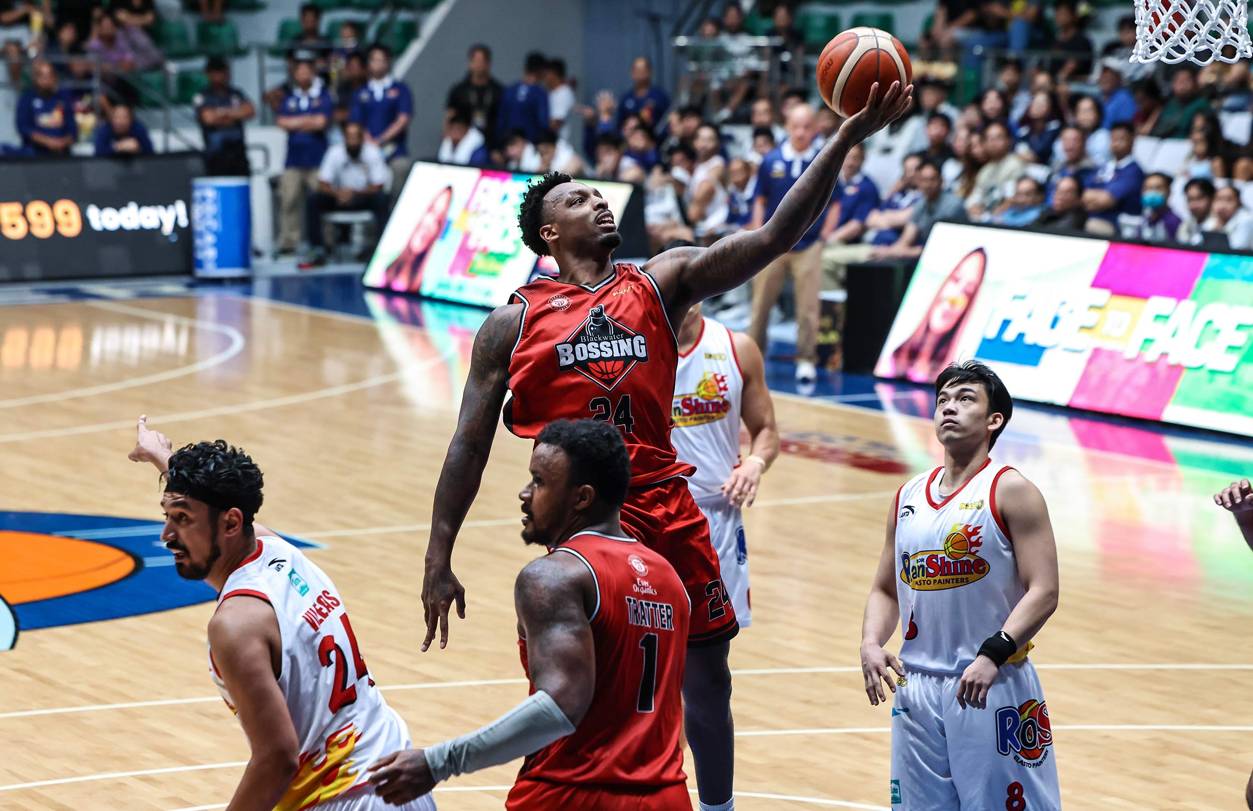 Kentrell Barkley z Blackwater Bossing počas zápasu proti Rain or Shine Elasto Painters v roku 2026 v Pohári guvernérov PBA.