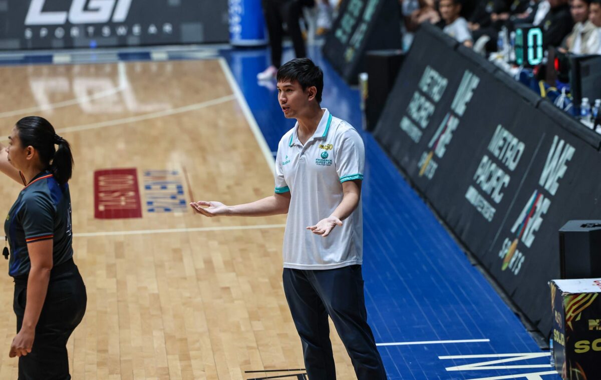 Tréner PBA Phoenix Charles Tiu