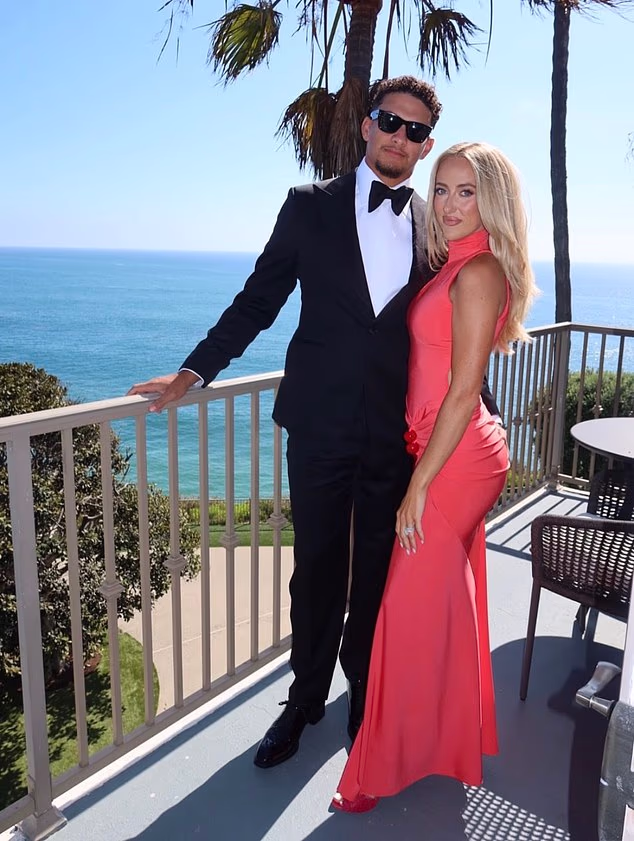 Patrick a Brittany Mahomesovci boli ohromení na nedávnej svadbe JuJu Smith-Schuster v Kalifornii