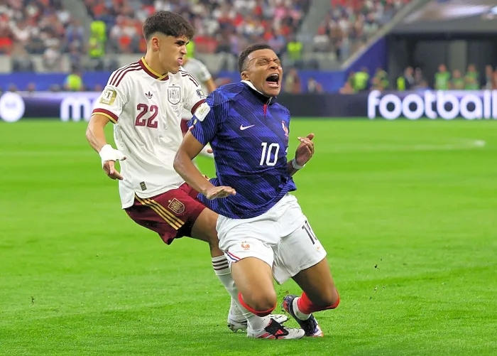 Pau Cubarsi prekonal Paola Maldiniho v historickom rekorde majstrovstiev sveta vo futbale proti Francúzsku