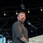 Platner, kandidát do Senátu USA, zastavil kampaň po obvineniach z napadnutia | Politické správy