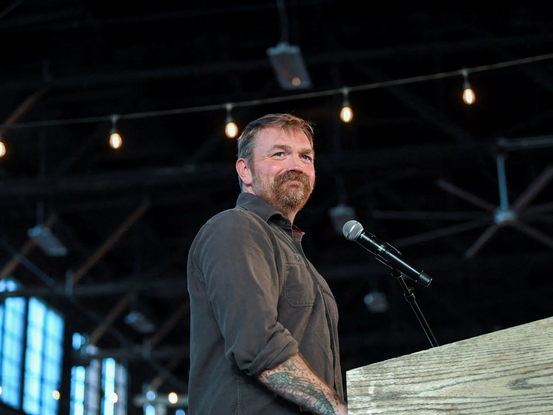 Platner, kandidát do Senátu USA, zastavil kampaň po obvineniach z napadnutia | Politické správy
