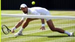 Poskytol Novak Djokovič výhodu Wimbledonu Jannikovi Sinnerovi po tom, čo sa dostal do štvrťfinále?