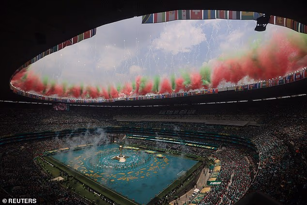 Anglicko čaká skľučujúca cesta na Estadio Azteca, ale je to celé naštrbené?