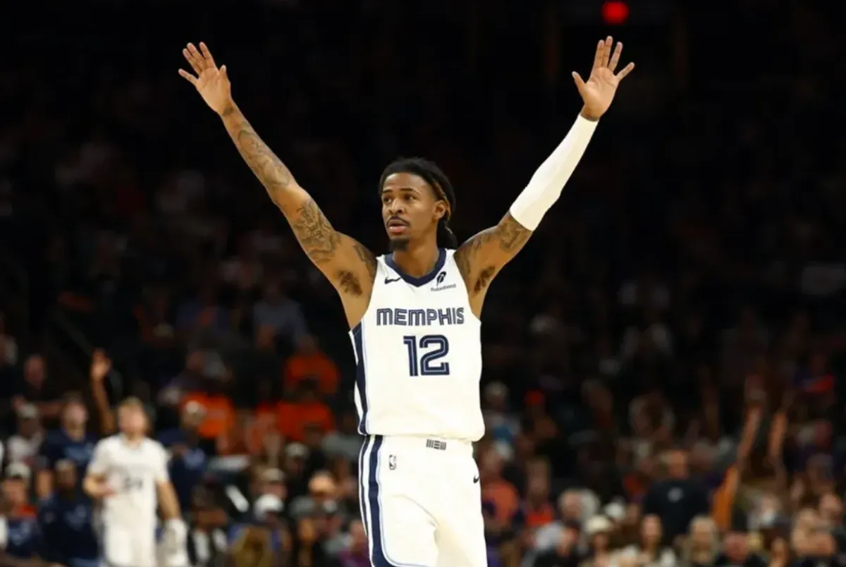 29. októbra 2025; Phoenix, Arizona, USA; Strážca Memphis Grizzlies Ja Morant (12) reaguje proti Phoenix Suns počas druhého polčasu v Mortgage Matchup Center. Povinný kredit: Mark J. Rebilas-Imagn Images