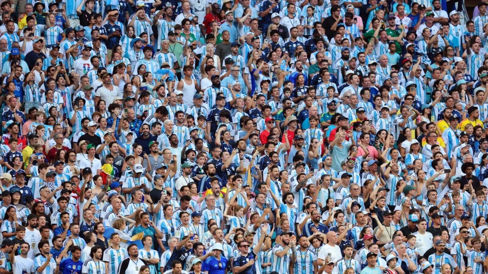 Proargentínske publikum pomáha urýchliť dramatické víťazstvo nad Kapverdami
