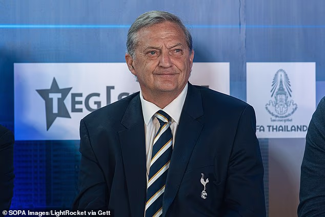 Tottenham potvrdil, že bývalý kapitán Gary Mabbutt sa po „vážnej nehode“ v Juhoafrickej republike uzdravuje.