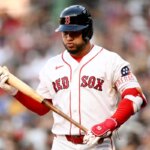 29. júna 2026; Boston, Massachusetts, USA; Prvý hráč Bostonu Red Sox Willson Contreras (40) zaútočil na Washington Nationals počas prvej zmeny vo Fenway Park. Povinný kredit: Brian Fluharty-Imagn Images