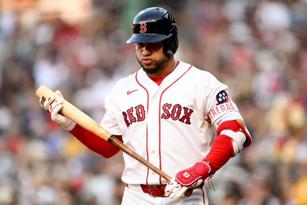 29. júna 2026; Boston, Massachusetts, USA; Prvý hráč Bostonu Red Sox Willson Contreras (40) zaútočil na Washington Nationals počas prvej zmeny vo Fenway Park. Povinný kredit: Brian Fluharty-Imagn Images