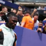 Rómovia ochotní obetovať Manchester United a Chelsea sa zameriavajú na Manu Koného, ​​aby podporili financie