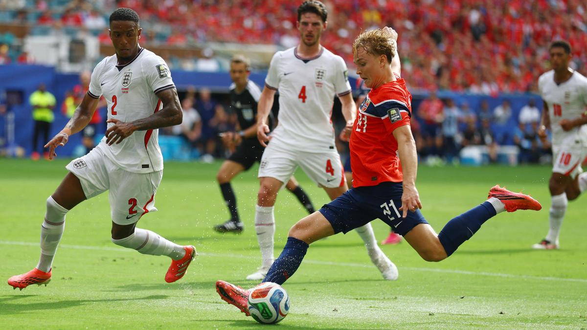 SLEDUJ: Úžasný Andreas Schjelderup vedie Nórsko pred Anglickom vo štvrťfinále Svetového pohára FIFA