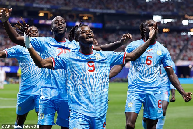 Anglicko prehralo s DR Kongo 1:0 po tom, čo Brian Cipenga o sedem minút prestrelil Jordana Pickforda