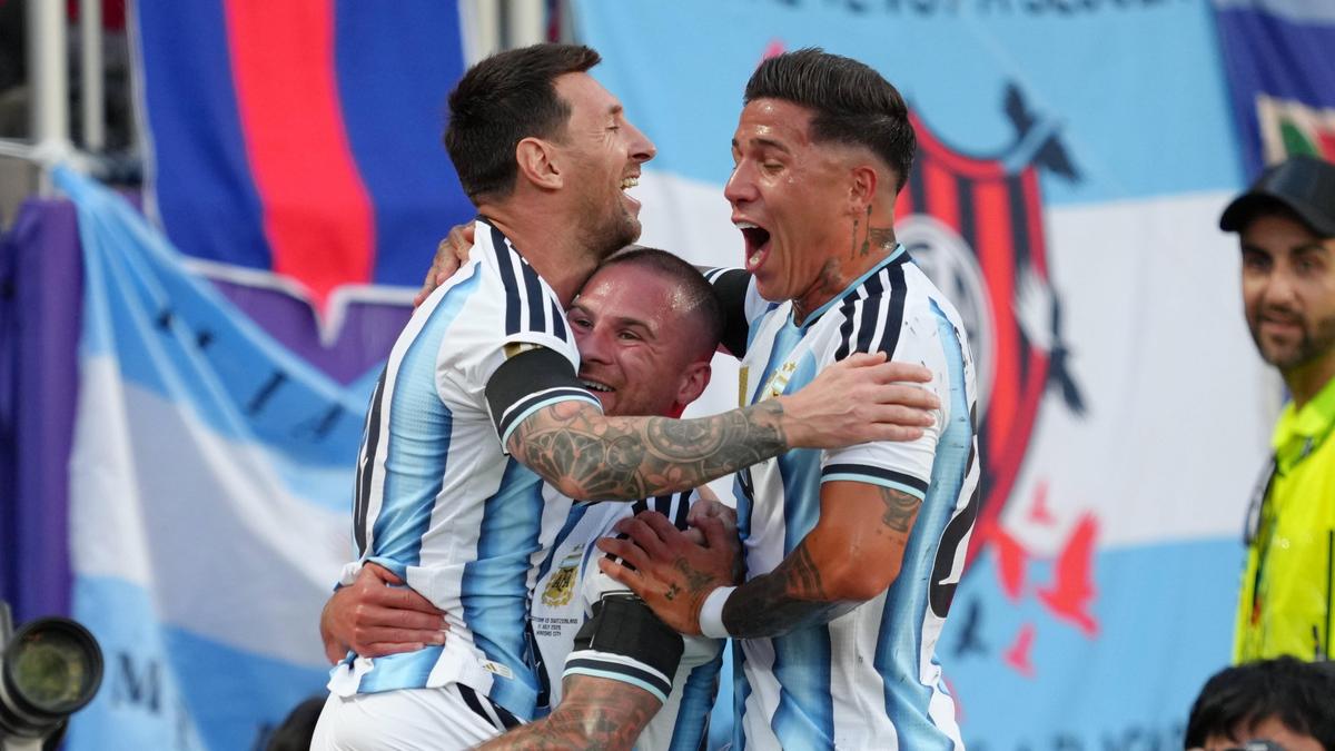 Skóre medzi Argentínou a Švajčiarskom LIVE, Majstrovstvá sveta vo futbale 2026: ARG 1:0 SUI; Messi pomáha Macovi Allisterovi dostať sa do vedenia
