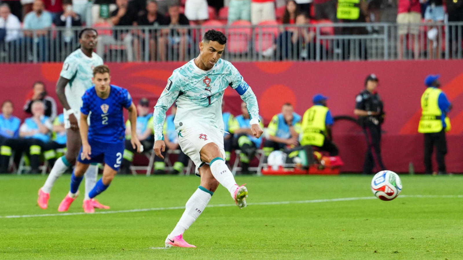 Sledujte: Cristiano Ronaldo strelil prvý gól vo vyraďovacej fáze kariéry
