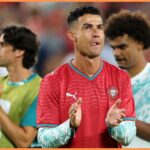 Cristiano Ronaldo tlieska fanúšikom Portugalska