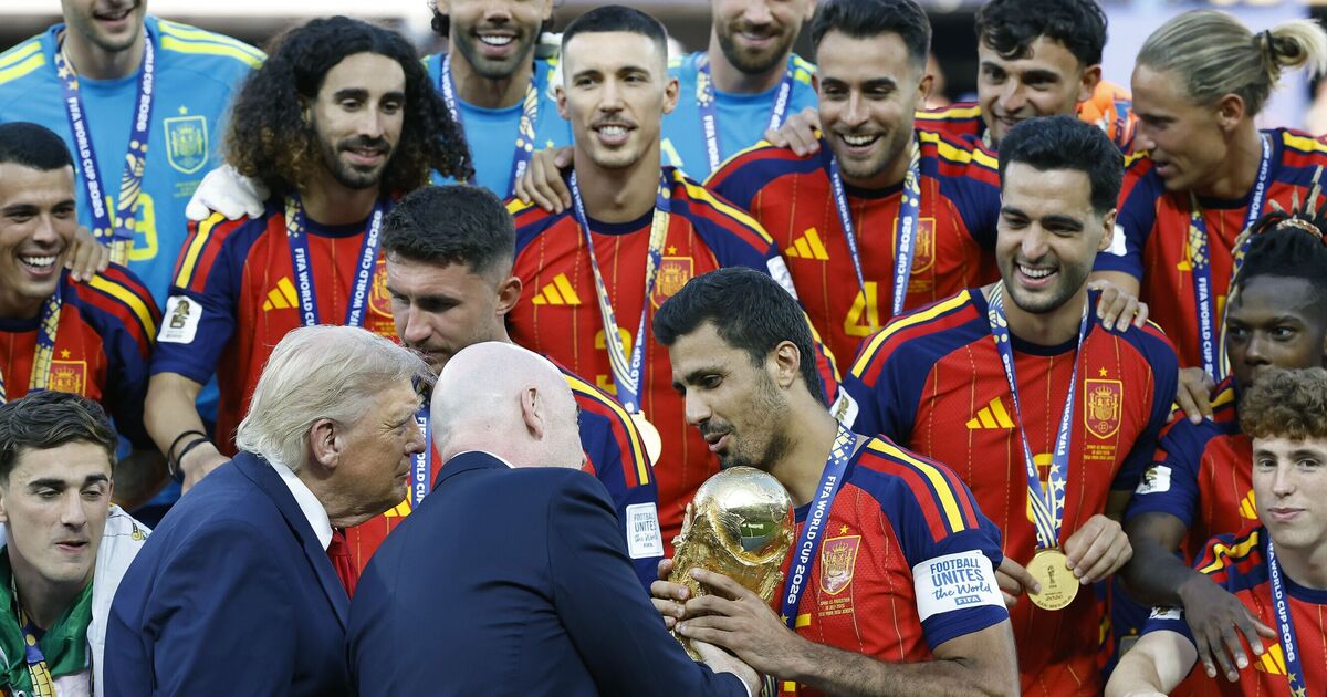 Španielska hviezda priznáva, že ho Donald Trump počas zdvíhania trofejí „nevystrašil“ | Futbal | Šport