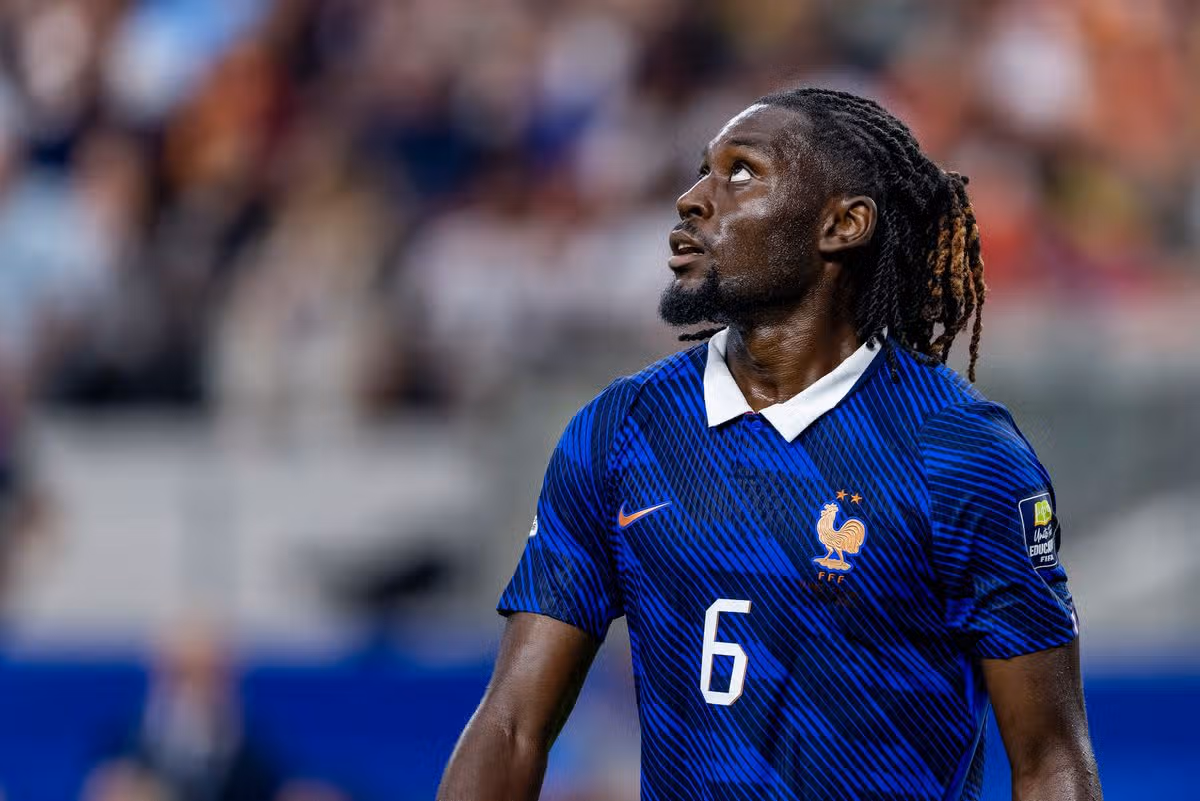 Manu Kone z Francúzska počas zápasu majstrovstiev sveta 2026 medzi Francúzskom a Španielskom na štadióne Dallas