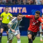 Staré posty egyptského hráča proti Messimu sa objavili po vyhlásení majstrovstiev sveta vo futbale „odovzdali“ Argentíne