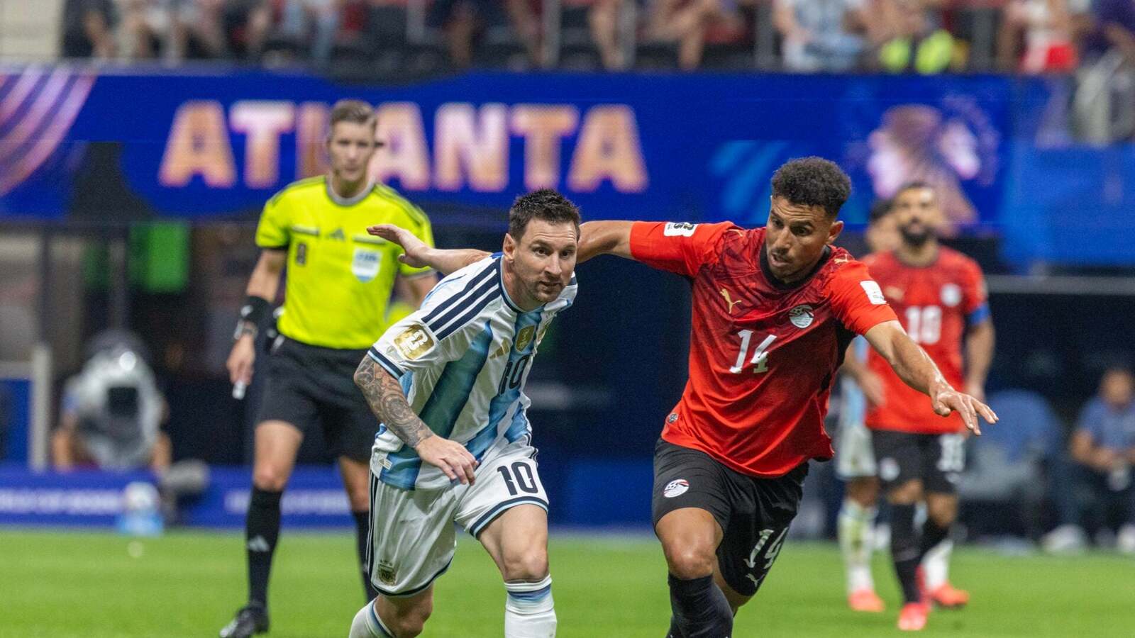 Staré posty egyptského hráča proti Messimu sa objavili po vyhlásení majstrovstiev sveta vo futbale „odovzdali“ Argentíne
