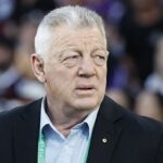 Phil Gould, bývalý hráč, hlásateľ a generálny manažér Canterbury-Bankstown Bulldogs sa pozerá pred zápasom NRL Grand Final medzi Brisbane Broncos a Melbourne Storm na Accor Stadium v ​​Sydney, nedeľu 5. októbra 2025. (AAP Image/Mark Evans) BEZ ARCHIVOVANIA, IBA NA REDAKČNÉ POUŽITIE 1
