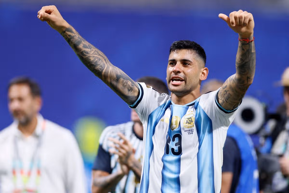 Kapitán Tottenhamu Hotspur Cristian Romero vypadol v posledných momentoch víťazstva Argentíny nad Egyptom v osemfinále MS v Atlante.