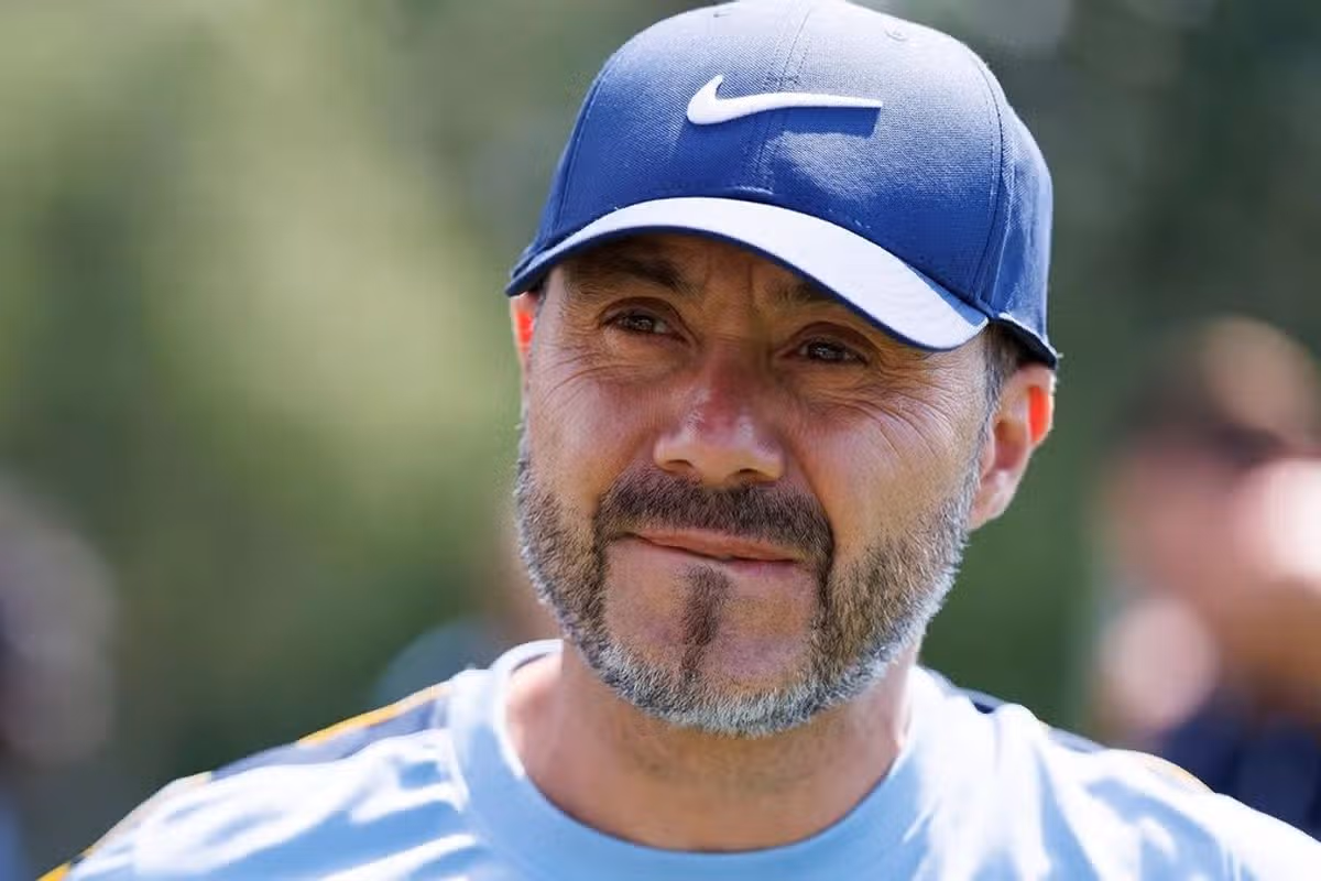 Hlavný tréner Tottenhamu Hotspur Roberto De Zerbi musí počkať na štyroch svojich hráčov tesne pred začiatkom sezóny Premier League.