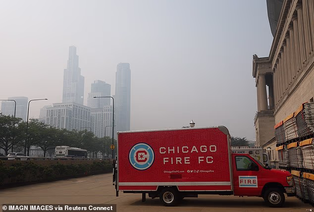 Nebezpečné ovzdušie si vynútili odloženie štvrtkového zápasu MLS v Chicagu