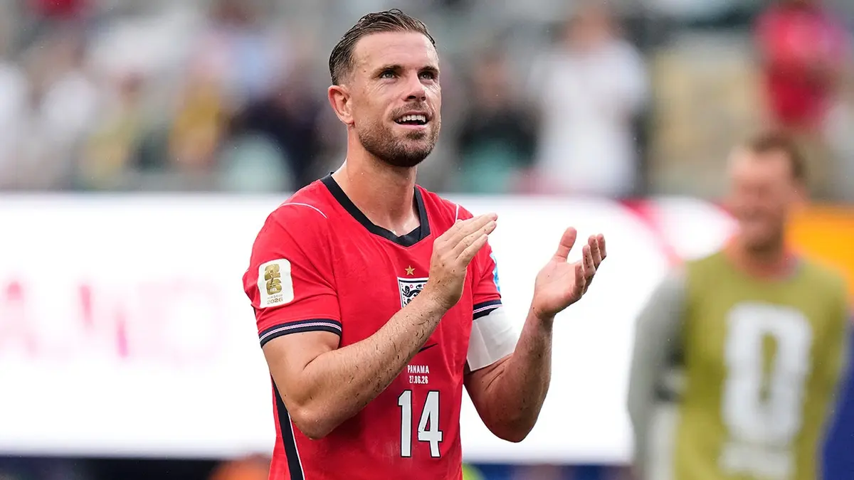 Angličan Jordan Henderson oslavuje víťazstvo svojho tímu nad Panamou v East Rutherford, NJ.