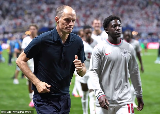 Thomas Tuchel (vľavo) dostal veľa kritiky za svoje striedania pri porážke s Argentínou