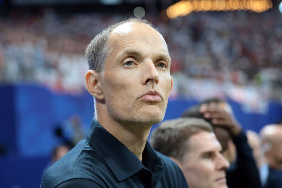 Thomas Tuchel označil za „nemeckého špióna“, pretože ikona Anglicka trvá na tom, že „musíme ho podporiť“