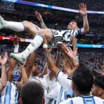 Lionel Messi a futbalisti Argentíny oslavujú víťazstvo