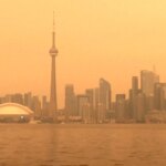 Toronto v Kanade pohltil dym z divokého požiaru a sfarbil jeho oblohu na oranžovo | Správy o počasí