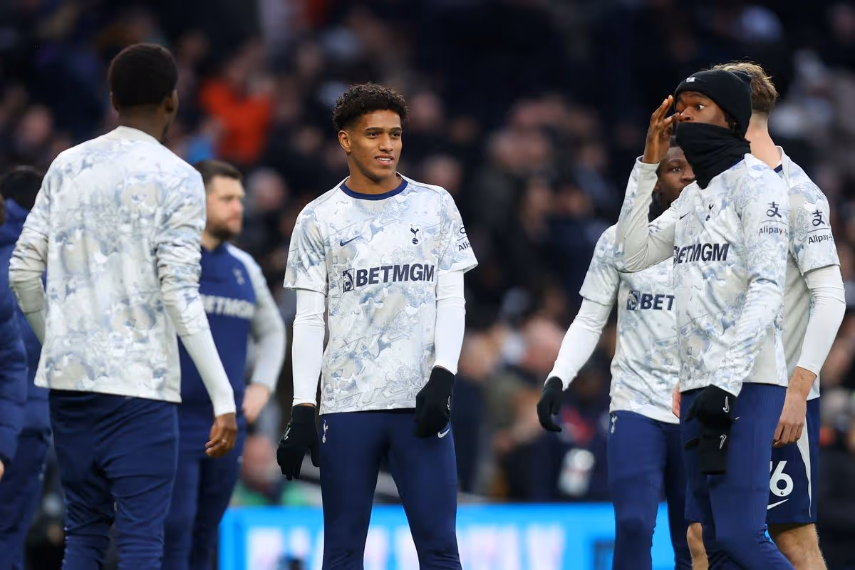 Souza bude dúfať, že debutuje v Tottenhame Hotspur a dostane sa do zostavy Thomasa Franka v Lige majstrov