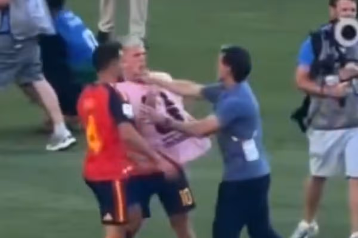 Roberto Ayala sa stretol s Danim Olmom