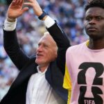 Tréner Francúzska Didier Deschamps adresuje žltým