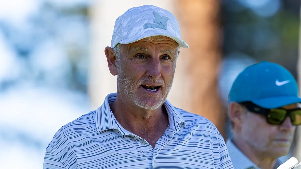 Trey Wingo sa pozerá na turnaj American Century Championship na golfovom ihrisku Edgewood Tahoe.