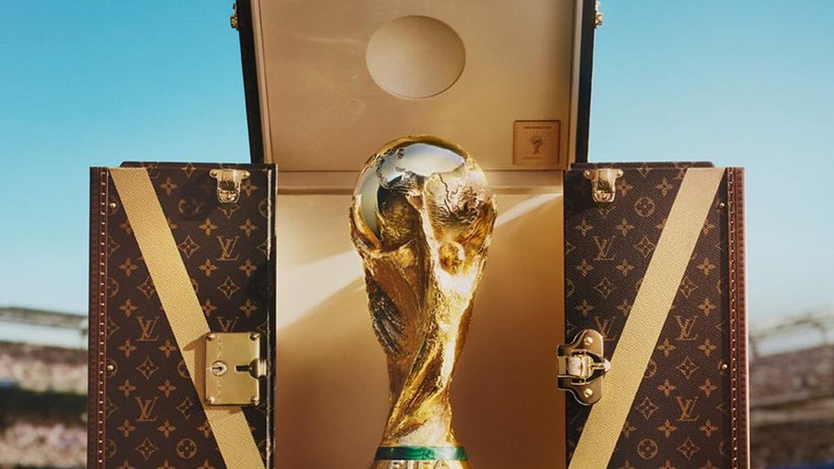 Trofej Svetového pohára FIFA príde vo veľkom štýle v kufri Louis Vuitton na mieru