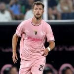 Troyes sa zameriava na Jérémyho Le Douarona z Palerma a Enza Molebeho z Lyonu