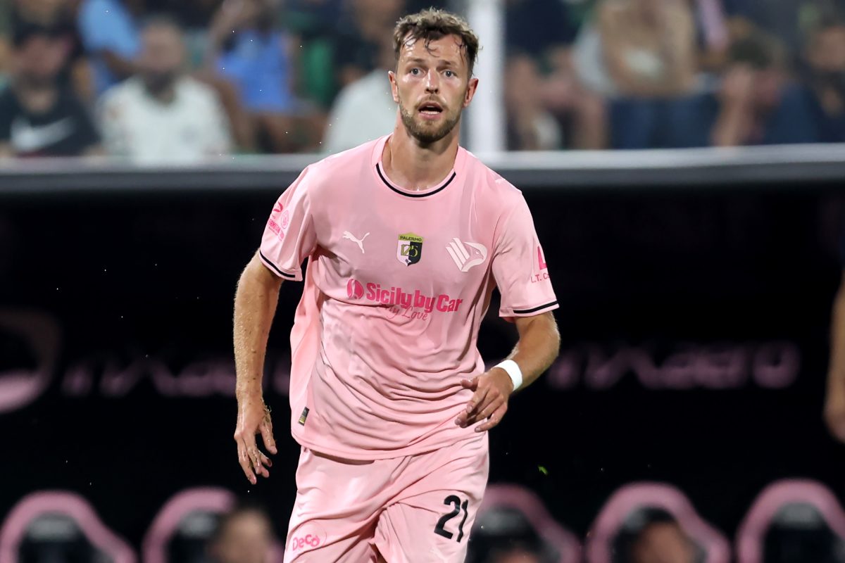 Troyes sa zameriava na Jérémyho Le Douarona z Palerma a Enza Molebeho z Lyonu